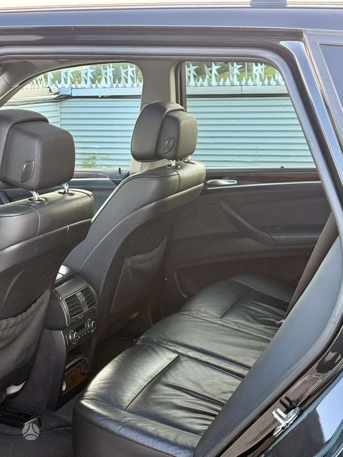 BMW X5, 3.0 l., off-road / crossover