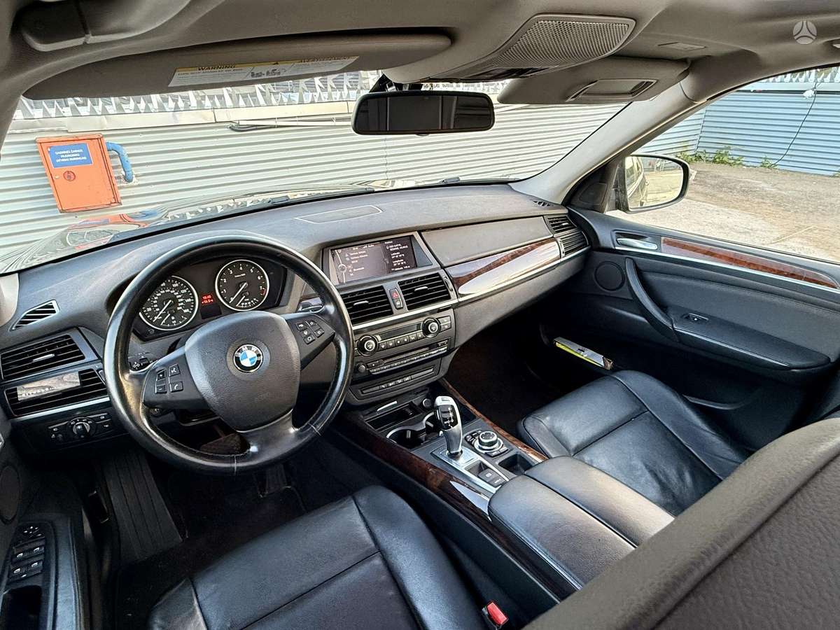 BMW X5, 3.0 l., off-road / crossover
