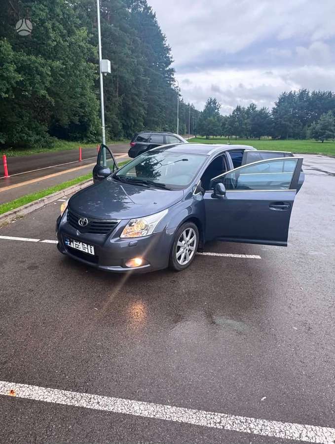 Toyota Avensis - 1