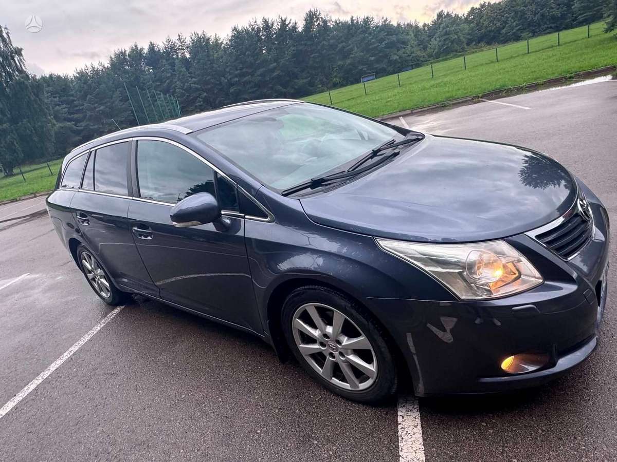 Toyota Avensis - 2