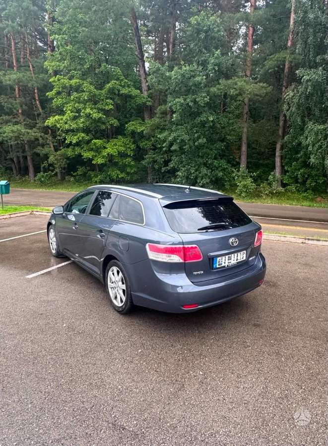 Toyota Avensis - 4