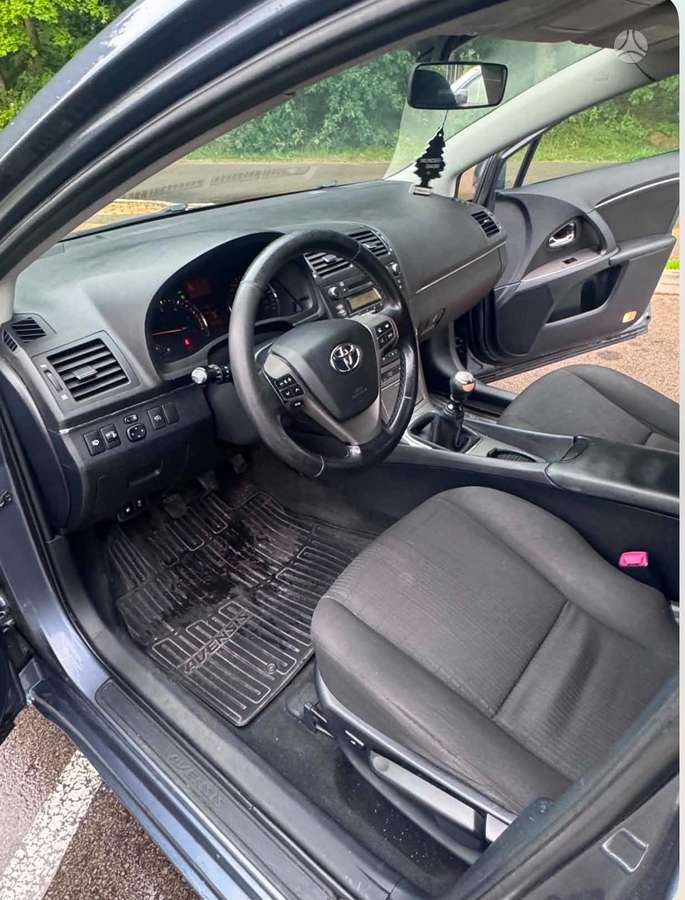 Toyota Avensis - 5