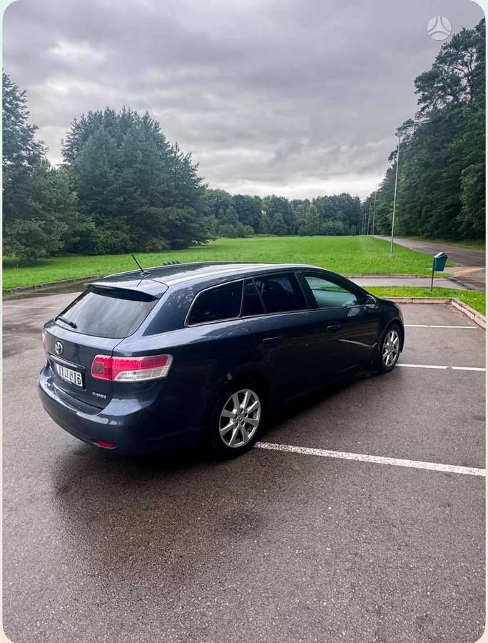 Toyota Avensis - 8