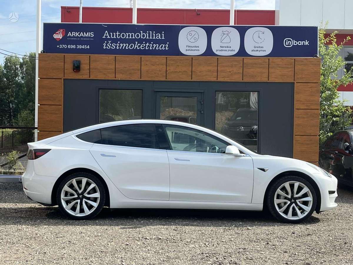 Tesla Model 3, 55 кВт·ч, Седан