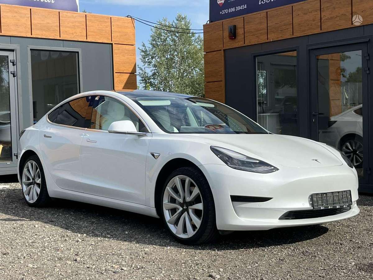 Tesla Model 3, 55 кВт·ч, Седан