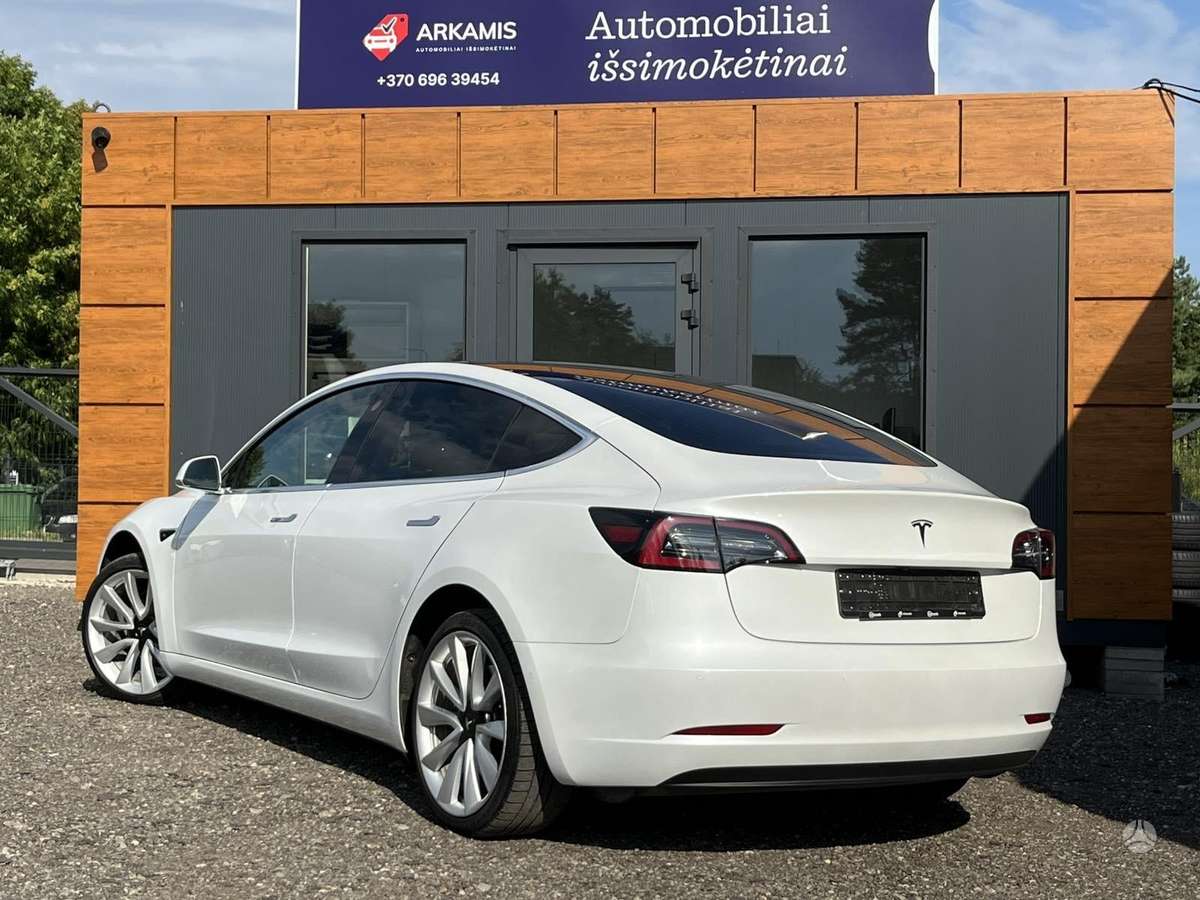 Tesla Model 3, 55 кВт·ч, Седан