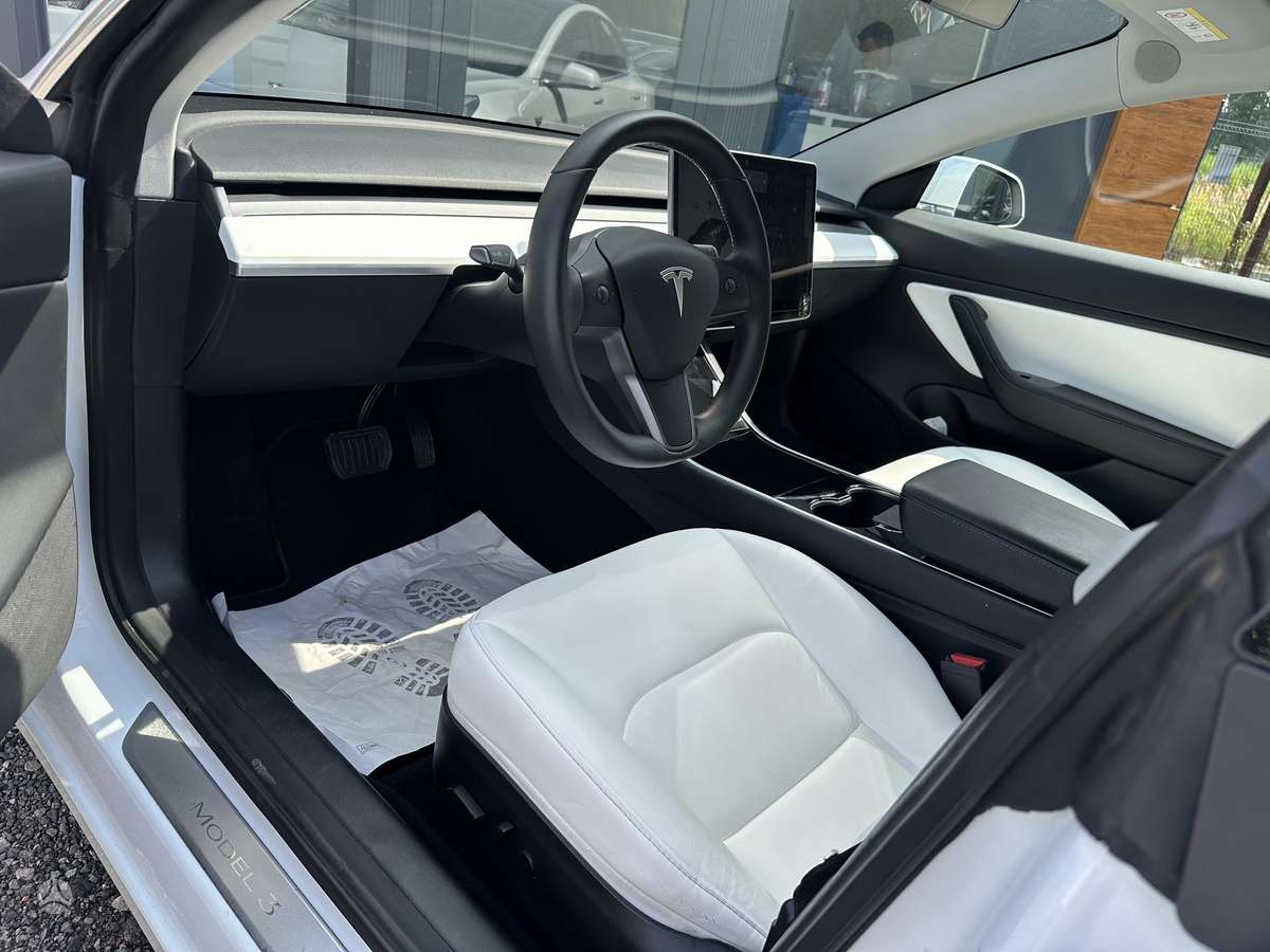 Tesla Model 3, 55 кВт·ч, Седан