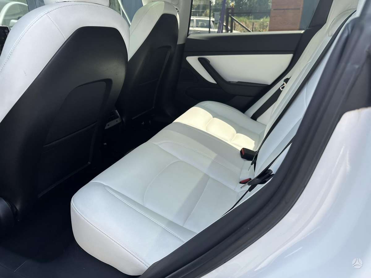 Tesla Model 3, 55 кВт·ч, Седан