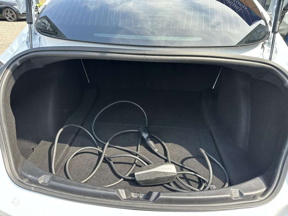 Tesla Model 3, 55 кВт·ч, Седан