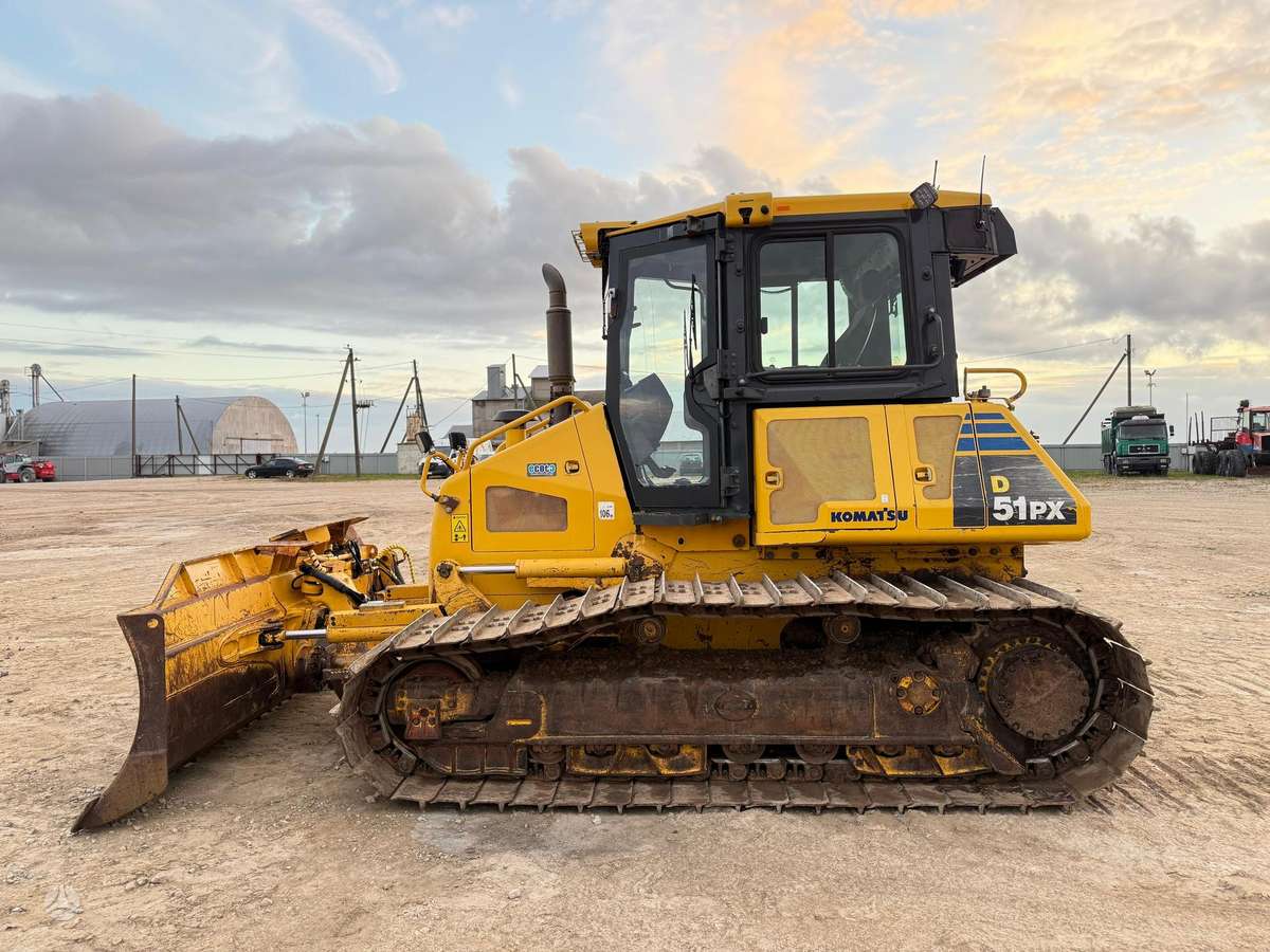 Komatsu D51PX-22, bulldozer