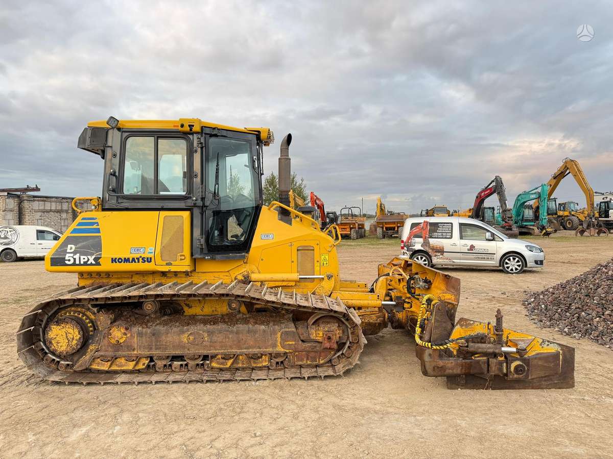 Komatsu D51PX-22, бульдозеры