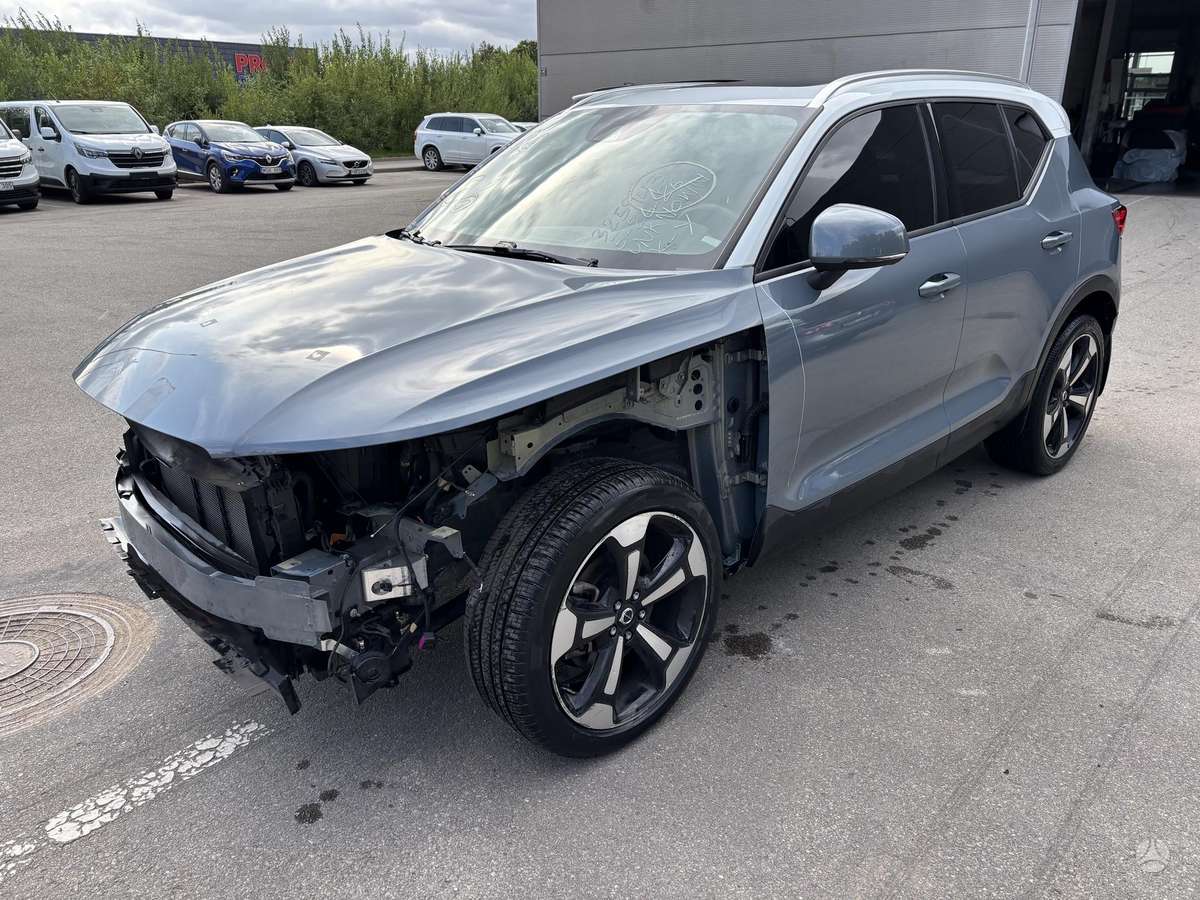 Volvo XC40 - 1