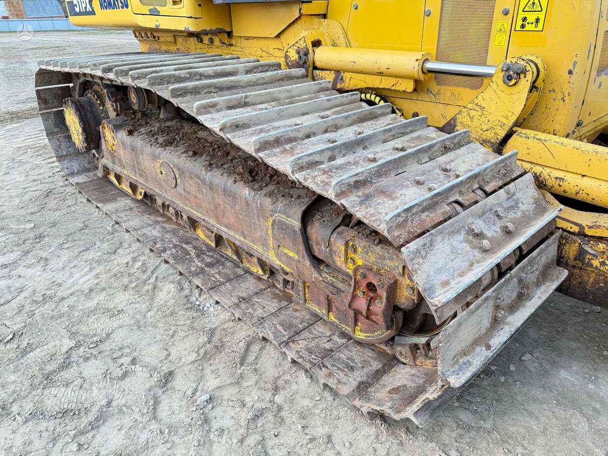 Komatsu D51PX-22, bulldozer