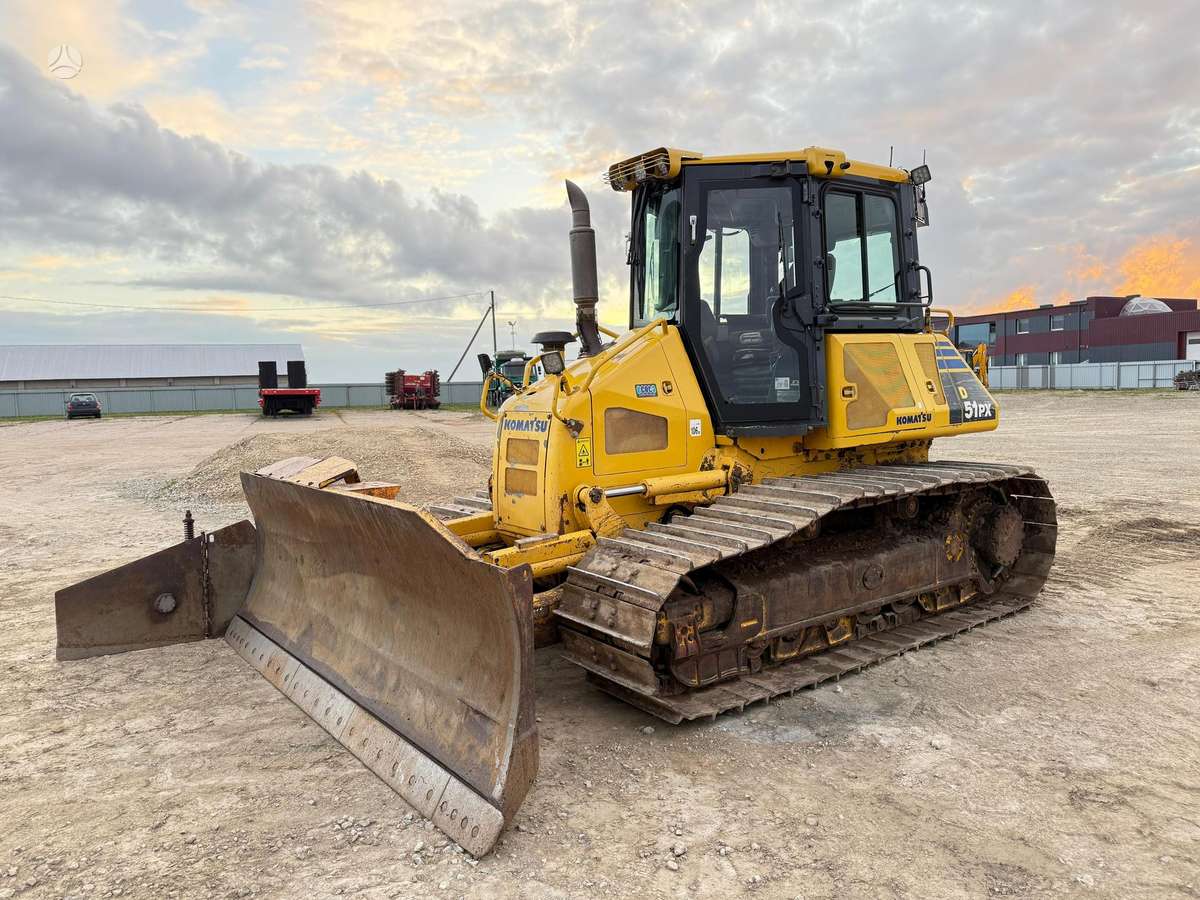 Komatsu D51PX-22, bulldozer