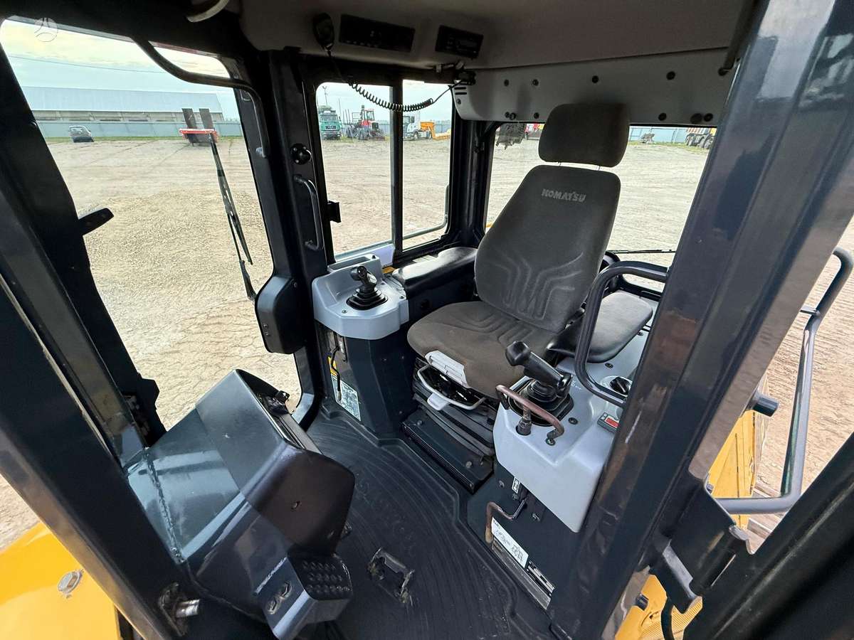 Komatsu D51PX-22, bulldozer