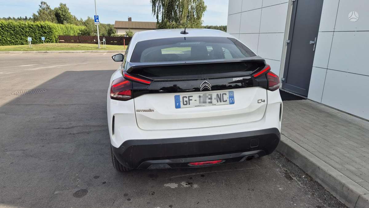 Citroen C4, 1.5 l., hatchback