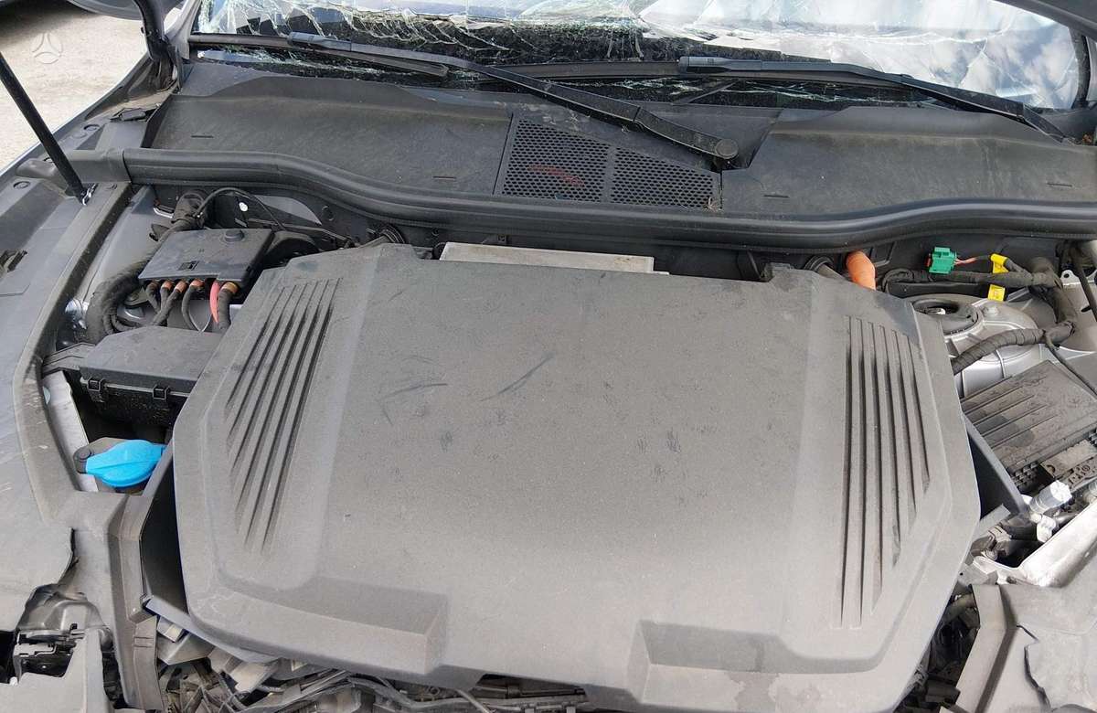 Audi e-tron, 95 kWh, off-road / crossover