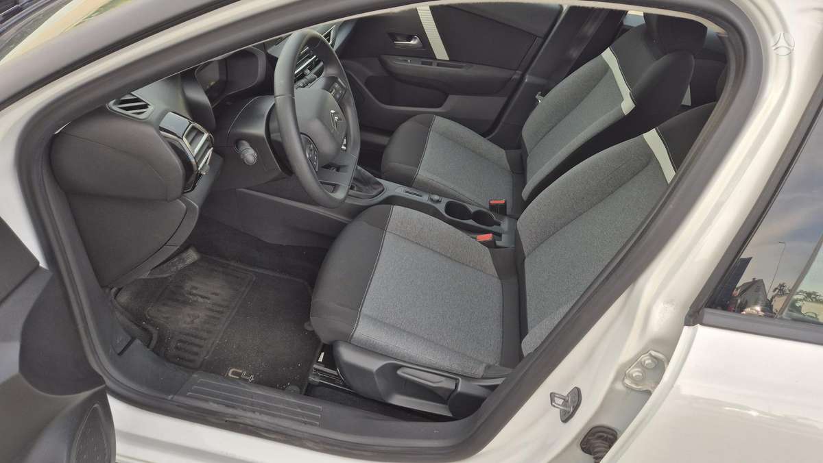 Citroen C4, 1.5 l., hatchback