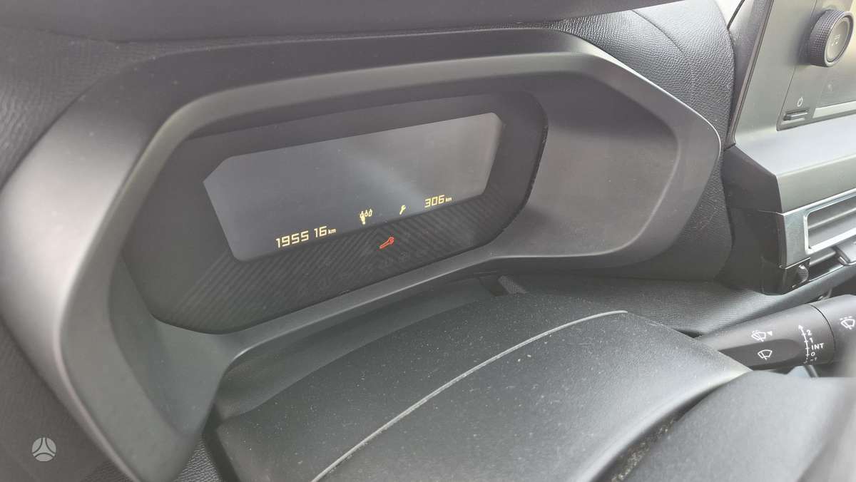 Citroen C4, 1.5 l., hatchback