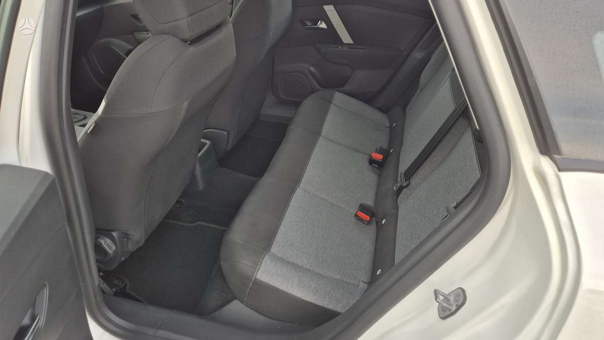 Citroen C4, 1.5 l., hatchback