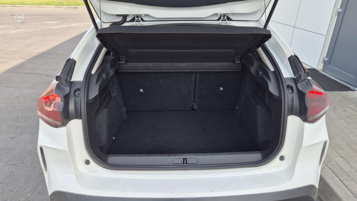 Citroen C4, 1.5 l., hatchback