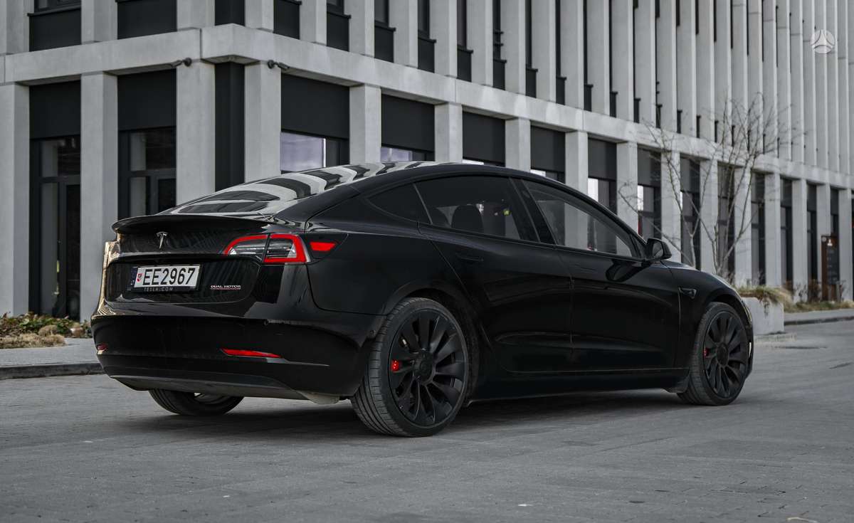 Tesla Model 3, 82 кВт·ч, Седан