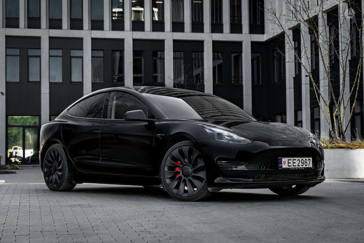 Tesla Model 3, 82 кВт·ч, Седан