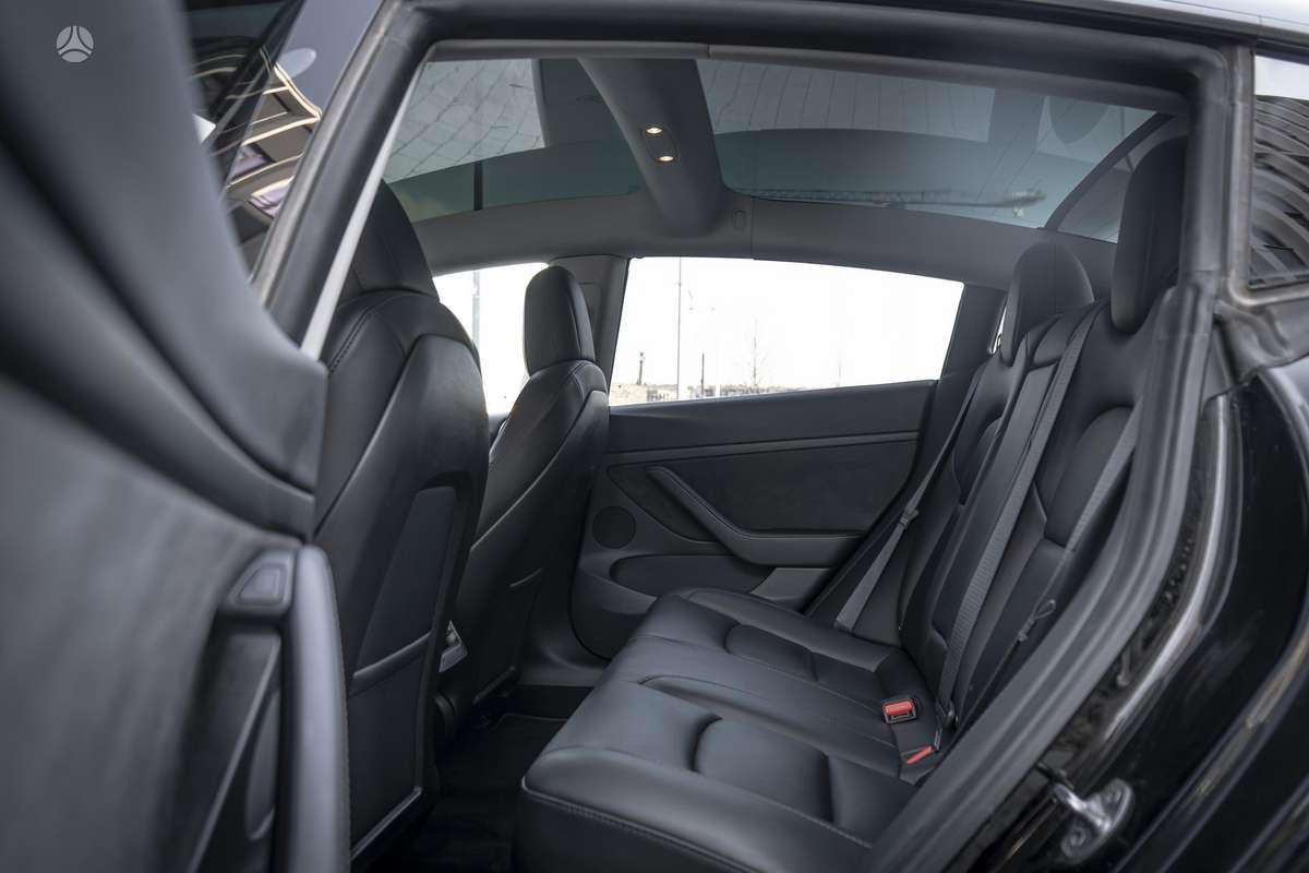 Tesla Model 3, 82 кВт·ч, Седан