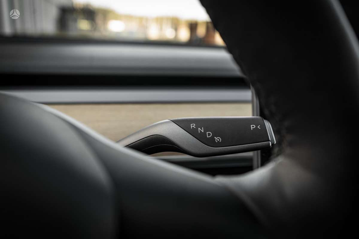 Tesla Model 3 - 12