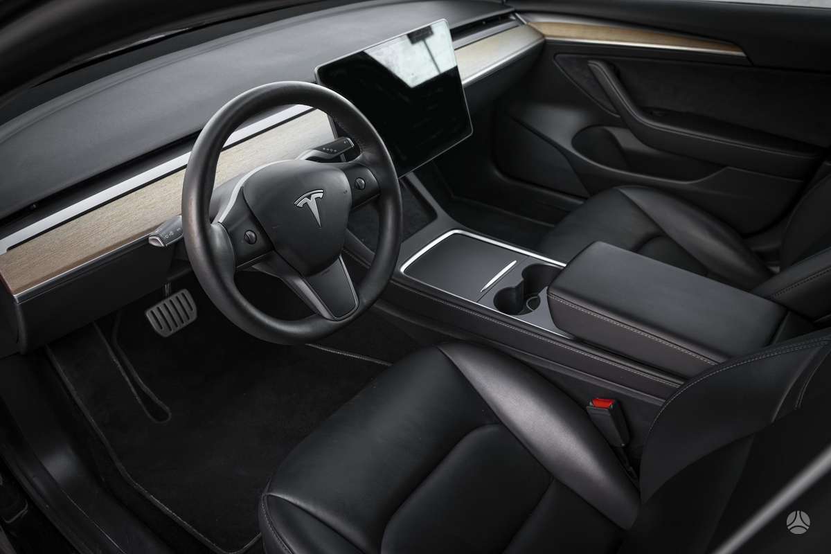 Tesla Model 3, 82 кВт·ч, Седан