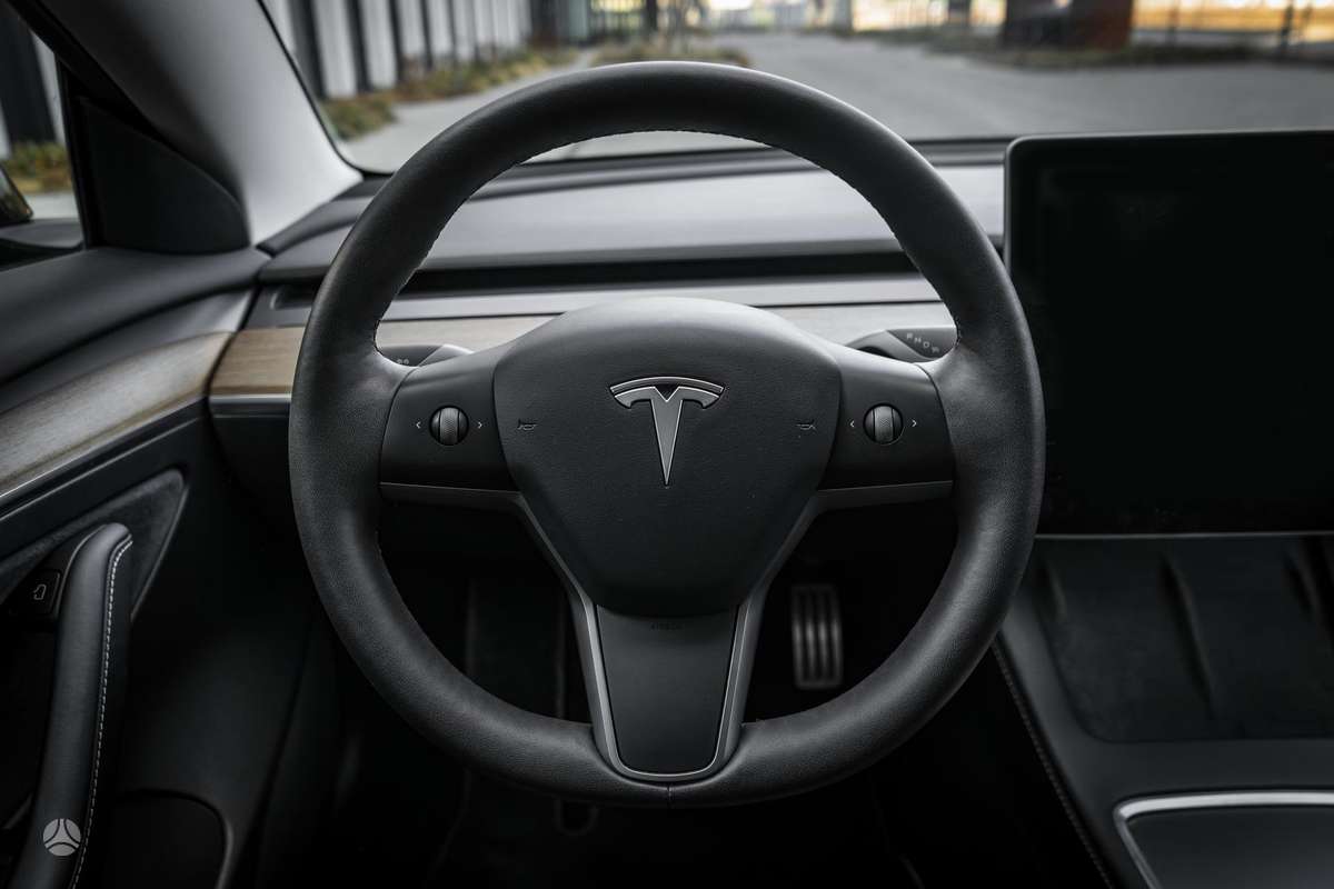 Tesla Model 3, 82 кВт·ч, Седан