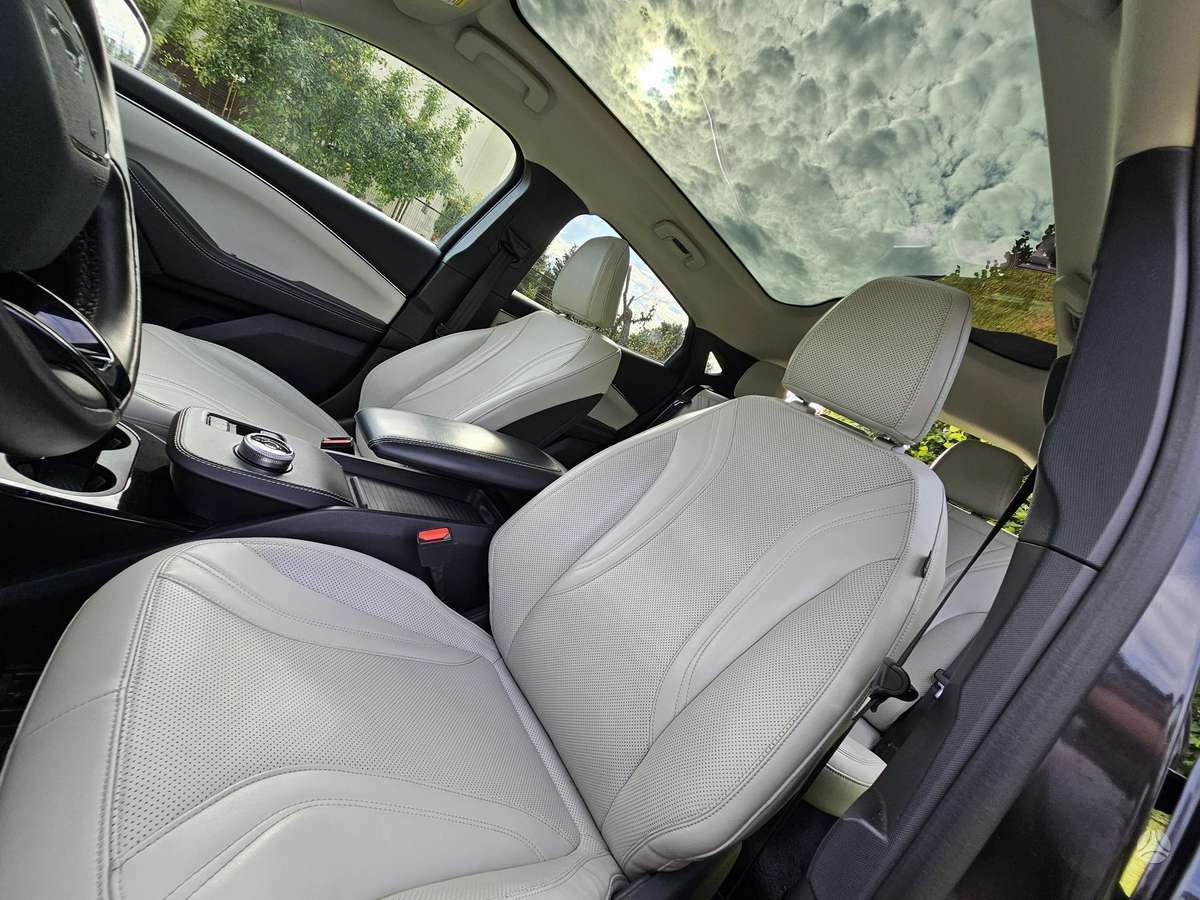 Ford Mustang Mach-E, 98 kWh, hatchback
