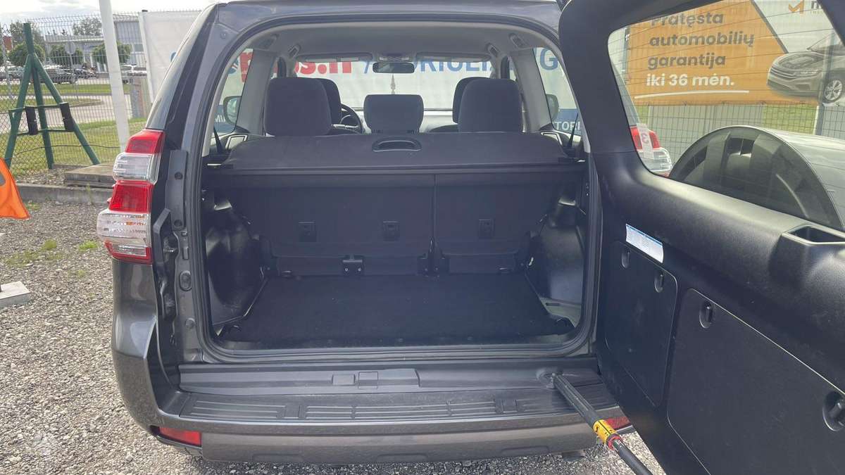 Toyota Land Cruiser - 10