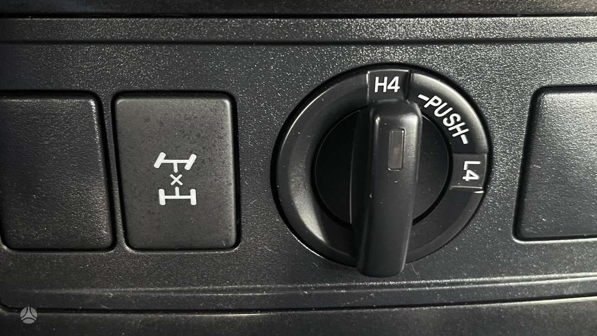 Toyota Land Cruiser - 3