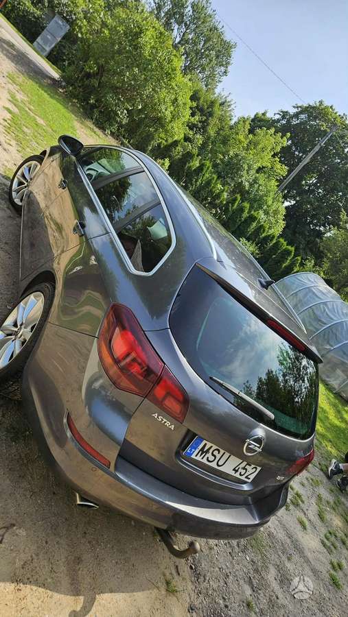 Opel Astra, 2.0 l., universalas