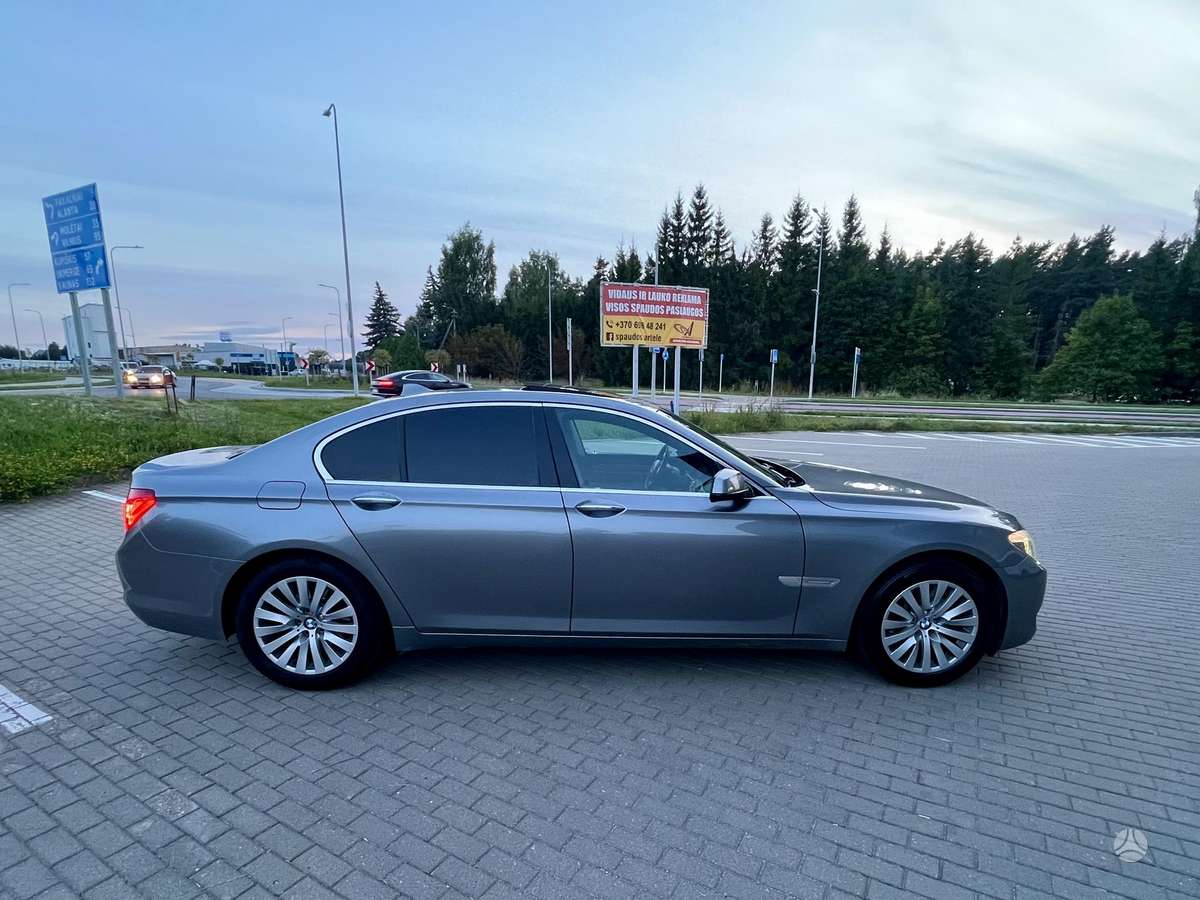 BMW 730, 3.0 l., Седан