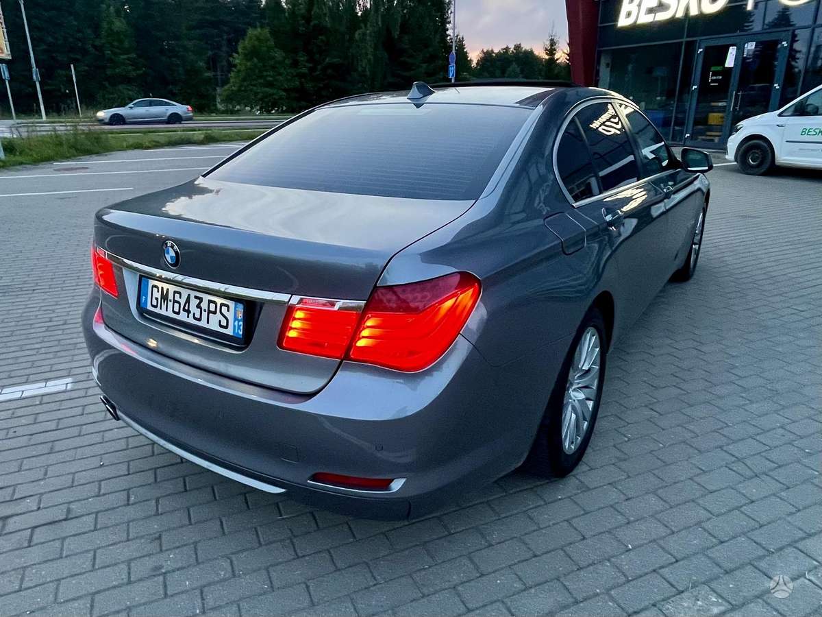 BMW 730, 3.0 l., Седан