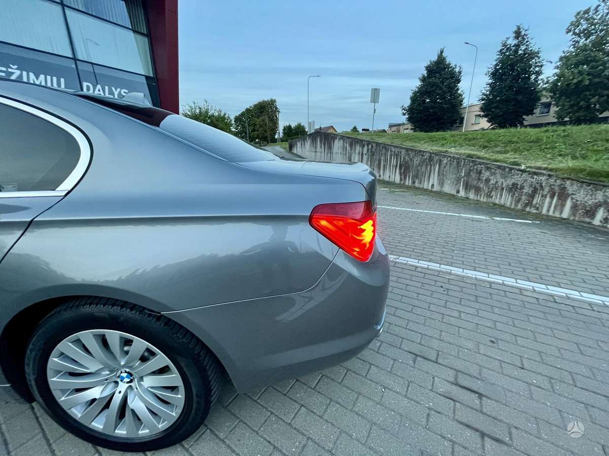 BMW 730, 3.0 l., Седан