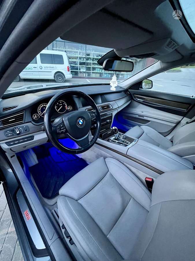 BMW 730, 3.0 l., Седан