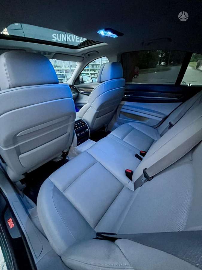BMW 730, 3.0 l., Седан