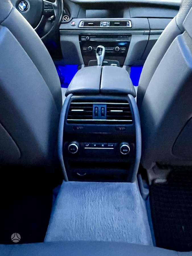 BMW 730, 3.0 l., Седан