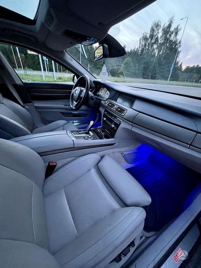 BMW 730, 3.0 l., Седан