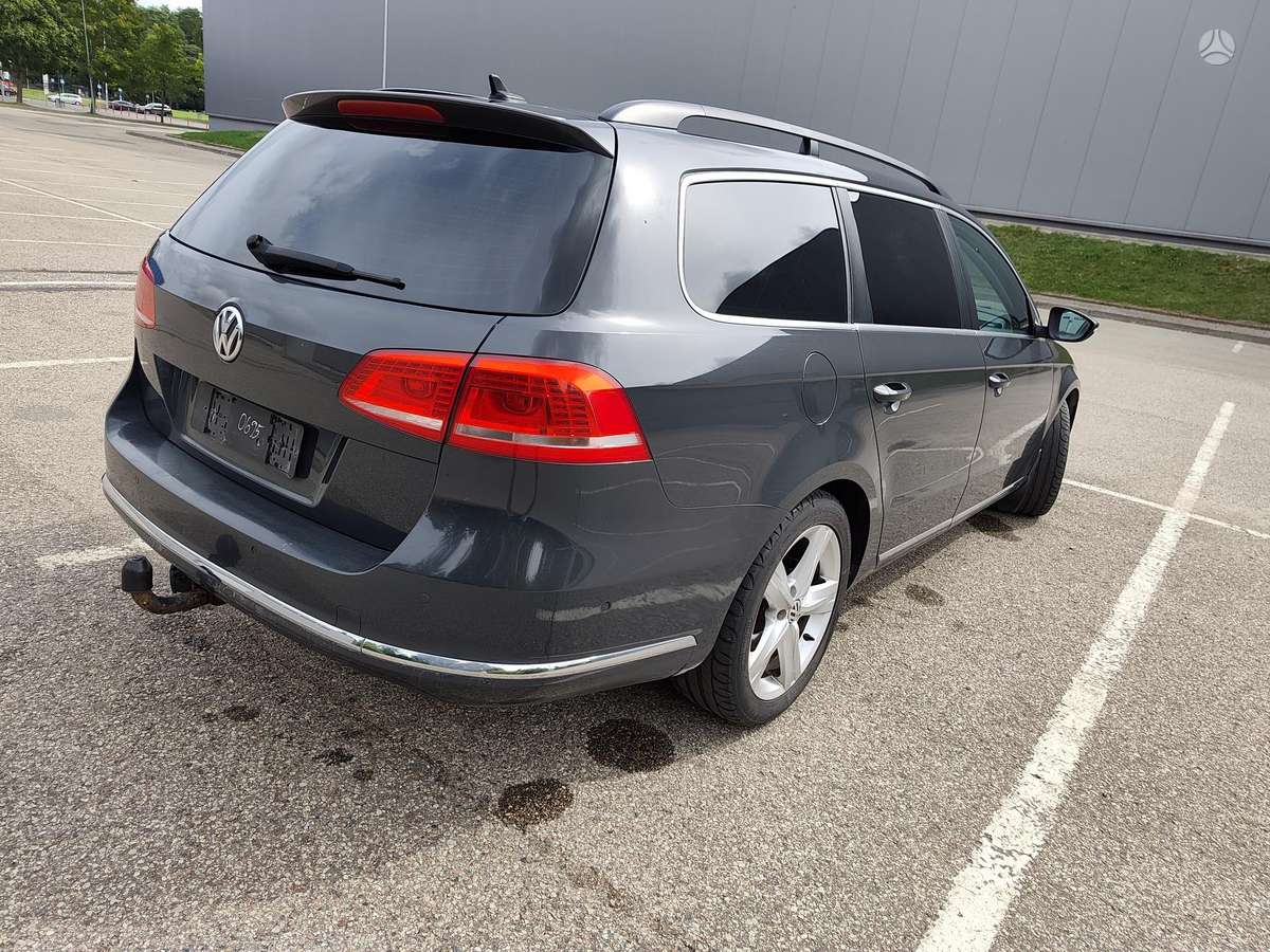 Volkswagen Passat - 4