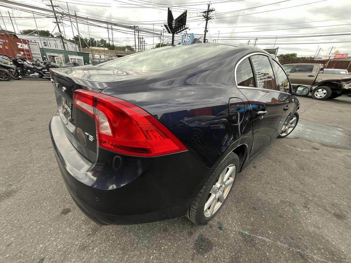 Volvo S60, 2.0 l., Седан