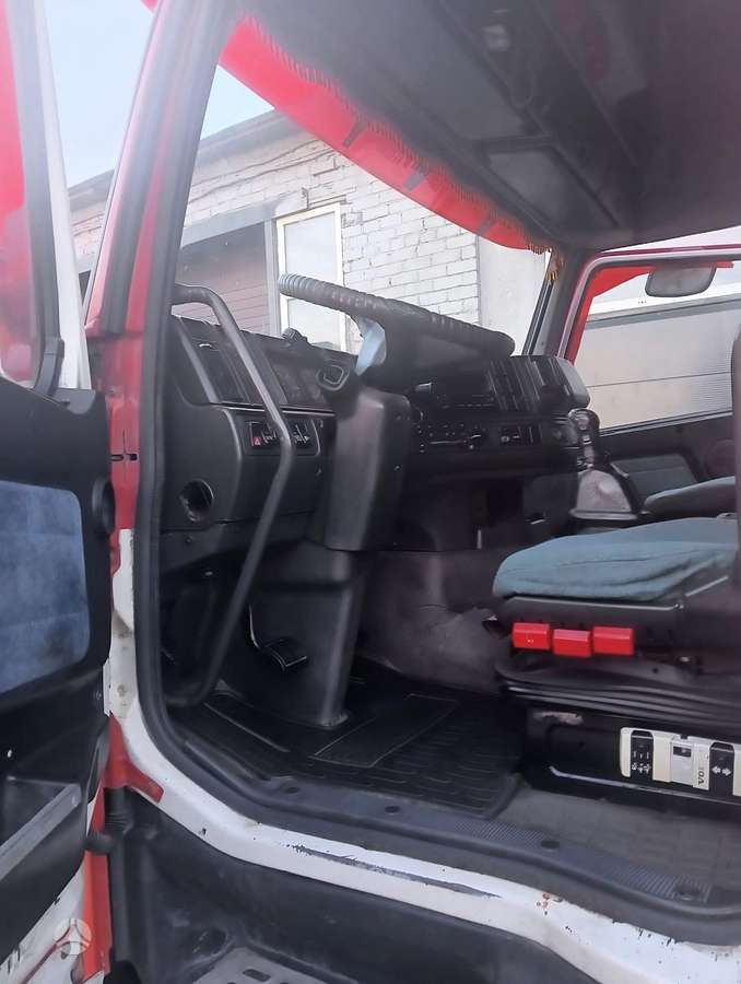 Volvo FH12, double sleeper