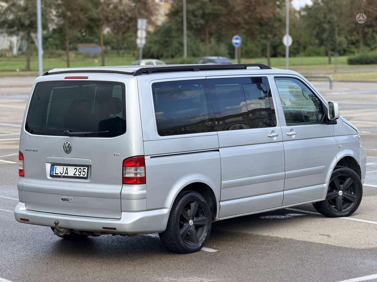 Volkswagen Multivan - 7