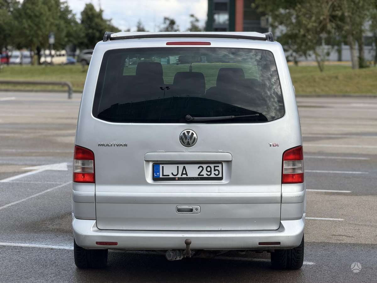 Volkswagen Multivan - 8
