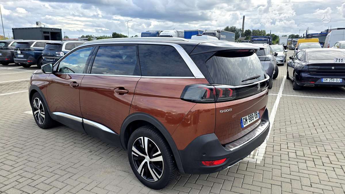 Peugeot 5008 - 8