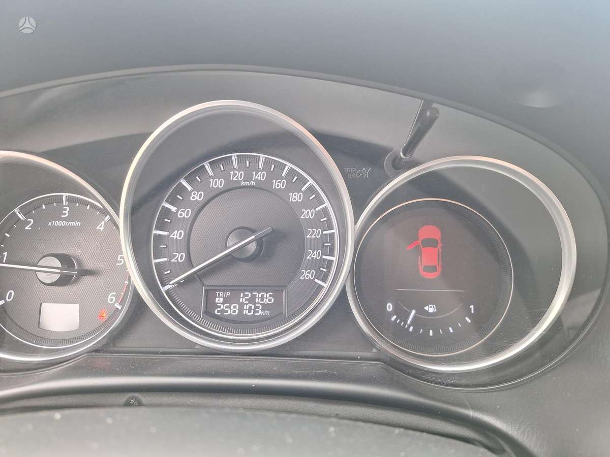 Mazda CX-5, 2.2 l., off-road / crossover