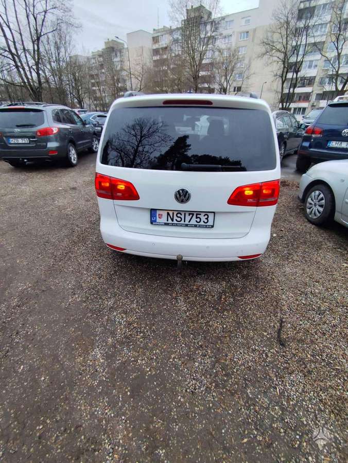 Volkswagen Touran - 3